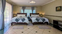 Room in Villa - Zambezi Family Lodge - Elephant Room