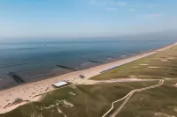 Apartment by Dunes with Balcony Views Hotels near Wandelstartpunt De Zandloper