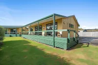 Tasman Holiday Parks - Miranda Hotel a Kaiaua