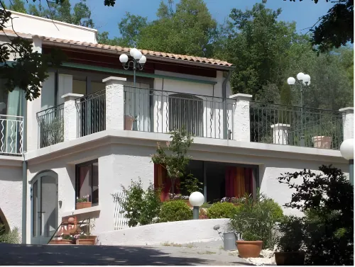 La Devinière Hotels in Châteauneuf-du-Rhône