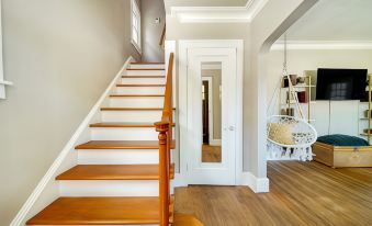Historic Detroit Bungalow Pet and Family Friendly