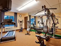 Baymont by Wyndham East Windsor Bradley Airport - gimnasio
