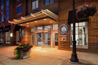 Sheraton Duluth Hotel Hotels near Canal Park