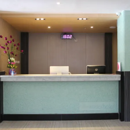 Neotel Hotel City Centre Отели в г. Беро