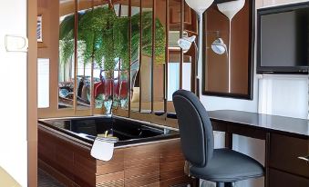 Country Squire Motel