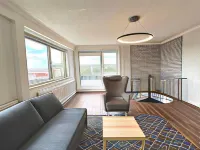 Maisonette Penthouse Laatzen - 5 Min to Messe 拉岑住宿飯店