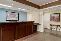Super 8 by Wyndham Pearl/Jackson/East Hotels in Brandon
