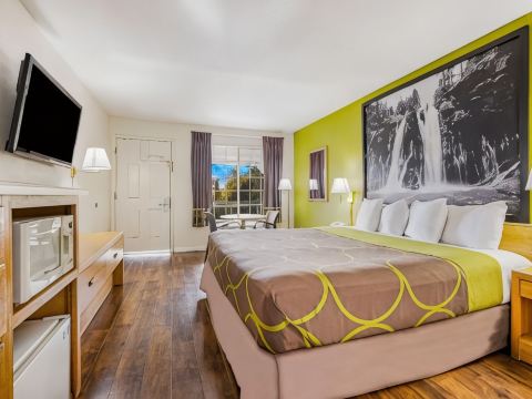 Super 8 by Wyndham Auburn