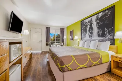 Super 8 by Wyndham Auburn
