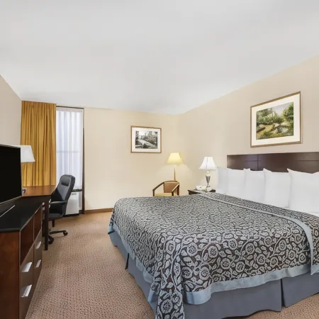 Days Inn by Wyndham Indianapolis Northeast Отели рядом с достопримечательностью «Торговый центр Keystone»