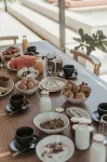 Pure Beachfront Villa with pool فنادق في سيثونيا