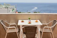 Hostal Magec - Sea View