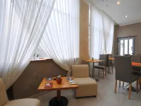 Hotel Montecarlo Hotels near Piola Station