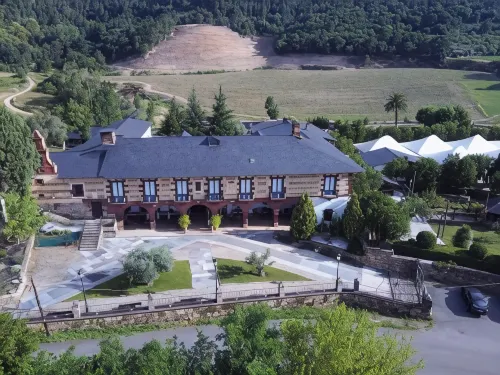 Hotel Monumento Pazo do Castro Hotels in Valdegodos