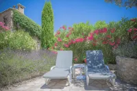 Logis Hôtel l'Enclos des Lauriers Roses Hôtels à : Lédenon