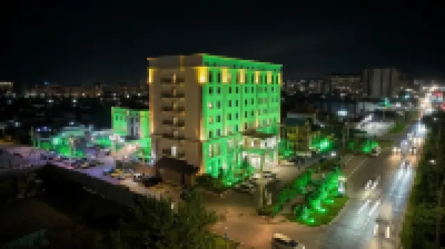 Garden Hotel & Spa Hotel di 