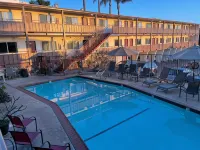 Seahorse Inn Manhattan Beach - LAX - Rooftop Pools