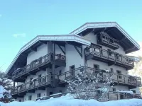 Altis Val Vert Hotels near Troika