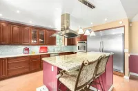 3-bedroom house in superb Glendale with AC, WiFi. Enjoy your stay Hotel a Glendale