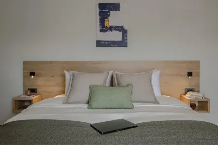 Jaax Apartment Airport by Airstay