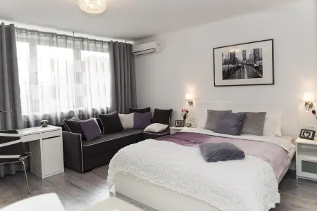 Warsawrent Apartamenty Centralna Отели рядом с достопримечательностью «Дворец культуры и науки»