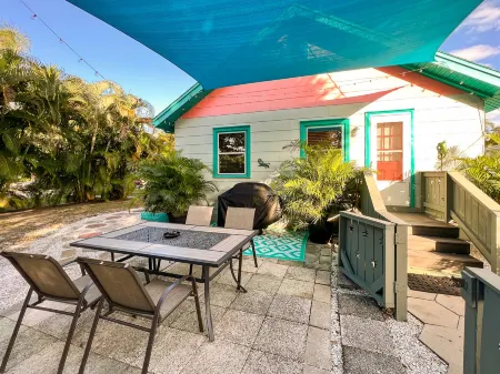 Spacious Yard and Close to Waterfront District - Charming Coastal Escape