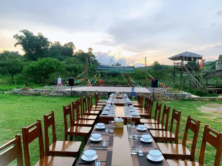 Vigolando Van Ho Resort Отели в г. Район Мокчау