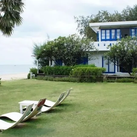 Hua Plee Lazy Beach