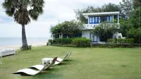 Hua Plee Lazy Beach Hotels in Pran Buri