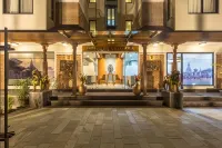 호텔 쿠툼바 Mahabouddha Temple 주변 호텔
