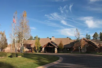 Luxury Cabin with Game Room and Golf Course Access - Exquisite Retreat
