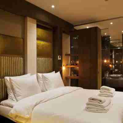 Manzo's Suites Rooms
