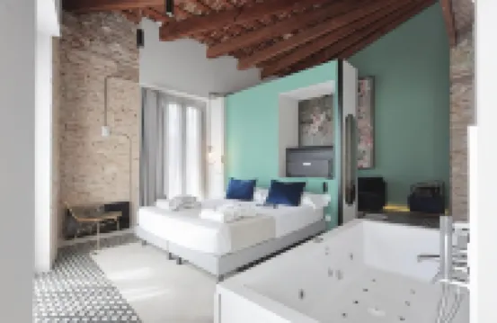 You & CO. Quart Boutique