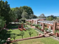 The Fern & Thistle Luxury Accommodation- Drinks, Hotpool, Sauna Hotel a 