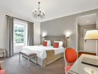 Château des Vigiers Hotels in Monestier