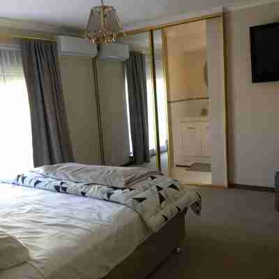 Murdoch Station Bed & Breakfast Rooms