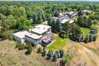 Stunning Home with Flatirons Views, 10-Min to Downtown & CU Campus!