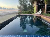 The Chevalley Beach Resort فنادق في Koh Sukon