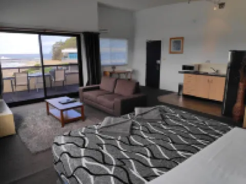 Beach House Mollymook