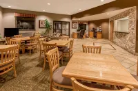 Super 8 by Wyndham Woodburn