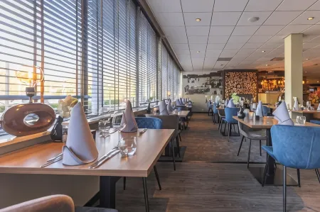 Fletcher Hotel - Restaurant de Zeegser Duinen Отели в г. Norg