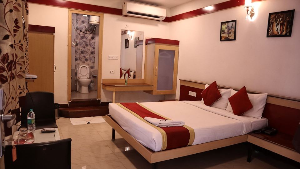 Smilestay Sri Sai Ram Suites