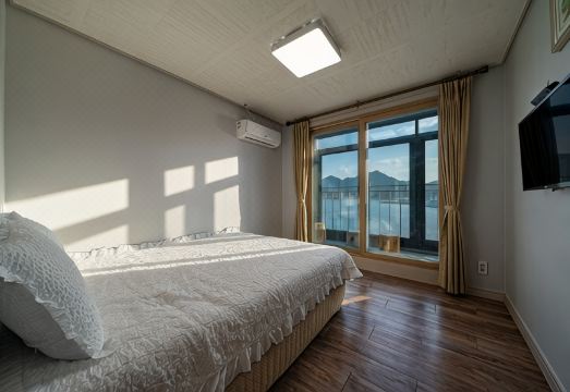 巨济 리멤버펜션A(Geoje Island Remember Pension) 2星级 酒店 客房