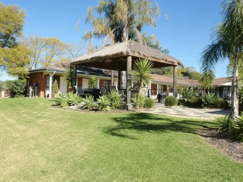 摩羯座汽車旅館