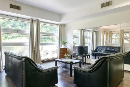 Dizengoff Inn Apartments