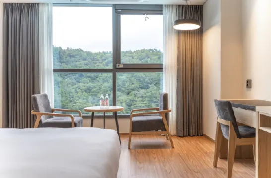 Grand Moment Hotel dekat Pukyong National University