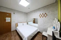 Boryeong Golden Beach Tel Pension - مبيت وإفطار
