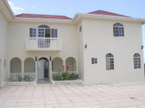 Retreat Guesthouse Luxury Suites Hotels in Coral Spring