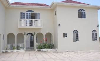 Retreat Guesthouse Luxury Suites