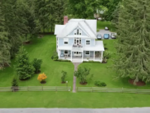 勞雷爾河俱樂部床和早餐 塔克縣住宿飯店